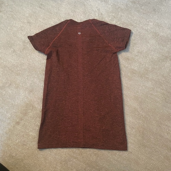 Swiftly Tech Lululemon Shirt - Picture 2 of 4